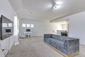 Fenced Yard & Gas Grill: Spacious Home in Richmond