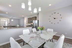 Fenced Yard & Gas Grill: Spacious Home in Richmond