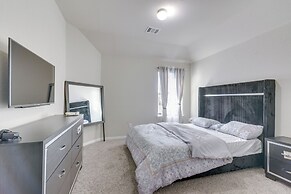 Fenced Yard & Gas Grill: Spacious Home in Richmond