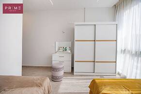 Prime Select Lake View