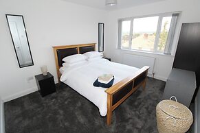 Closer to International Ice Bowl & Ulster Hospital