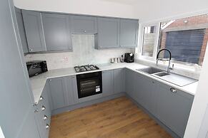 Closer to International Ice Bowl & Ulster Hospital