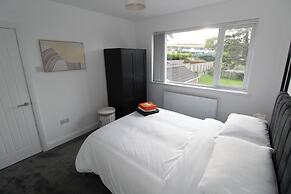 Closer to International Ice Bowl & Ulster Hospital