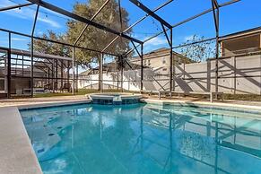 Upstair Loft Premium Home With Pool, Spa & Games! 5 Bedroom Condo