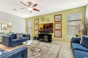 Upstair Loft Premium Home With Pool, Spa & Games! 5 Bedroom Condo