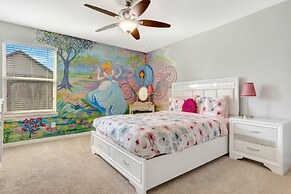 Upstair Loft Premium Home With Pool, Spa & Games! 5 Bedroom Condo