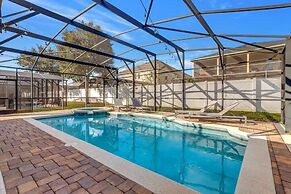 Upstair Loft Premium Home With Pool, Spa & Games! 5 Bedroom Condo