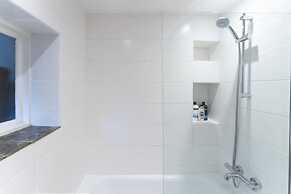 Host Stay Waterloo Apartment