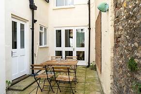 Host Stay Waterloo Apartment