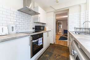 Host Stay Waterloo Apartment