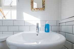 Host Stay Millfield House