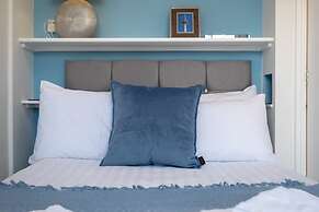 Host Stay Regency Square Apartment