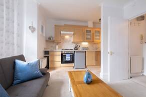 Host Stay Regency Square Apartment