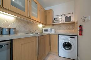 Host Stay Regency Square Apartment