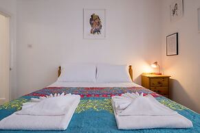 Host Stay Over Arches