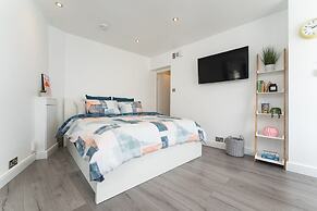 Host Stay Islingword Studio