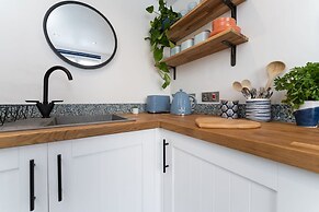 Host Stay Islingword Studio