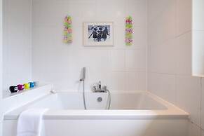 Host Stay Kingscote Townhouse