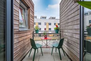 Host Stay Kingscote Townhouse