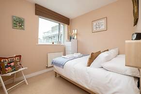 Host Stay Kingscote Townhouse