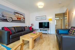 Host Stay Kingscote Townhouse