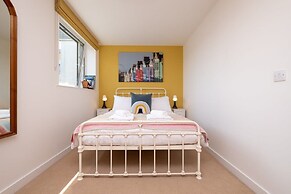 Host Stay Kingscote Townhouse