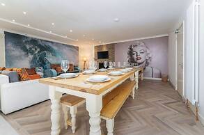 Host Stay The Old Coach House on Margaret Street