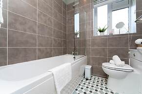 Host Stay Round Hill Apartment