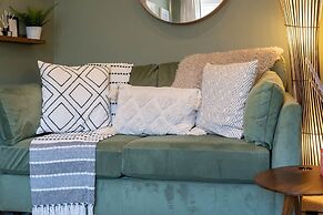 Host Stay Round Hill Apartment