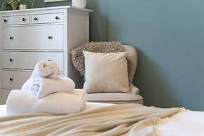 Host Stay Round Hill Apartment