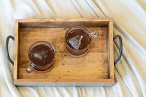 Host Stay Round Hill Apartment