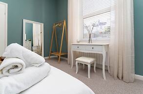 Host Stay Round Hill Apartment