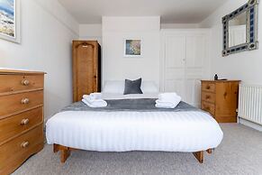 Host Stay Preston Park Apartment