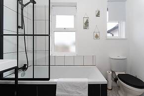 Host Stay Preston Park Apartment