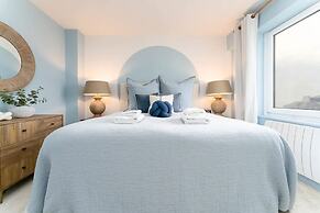 Host Stay Sea View on Manchester Road