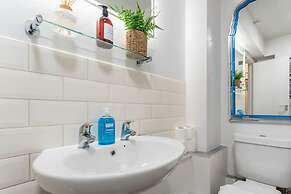 Host Stay Sea View on Manchester Road