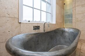 Host Stay Grafton Copper