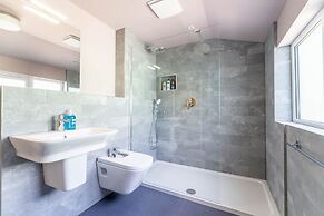 Host Stay Kemp House