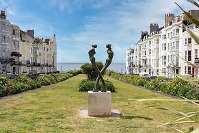 Host Stay Devonshire Place Apartment