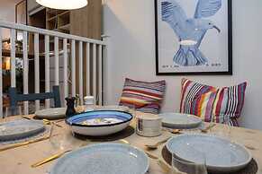 Host Stay Blue Boho at Bristol Gardens