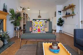 Host Stay Blue Boho at Bristol Gardens