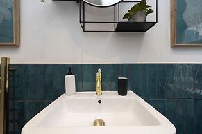 Host Stay Blue Boho at Bristol Gardens