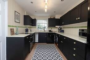 Host Stay Blue Boho at Bristol Gardens