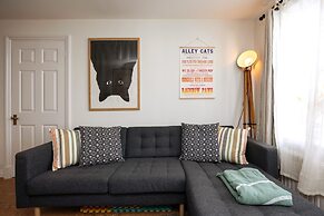 Host Stay Blue Boho at Bristol Gardens