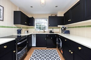 Host Stay Blue Boho at Bristol Gardens