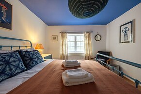 Host Stay Blue Boho at Bristol Gardens