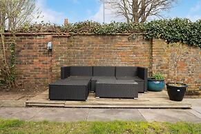 Host Stay Martlet House