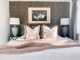 Host Stay The Charles Street Retreat