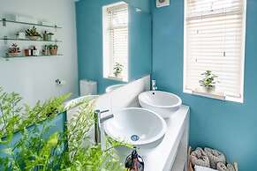 Host Stay The Charles Street Retreat