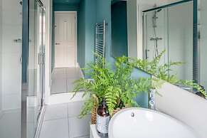 Host Stay The Charles Street Retreat